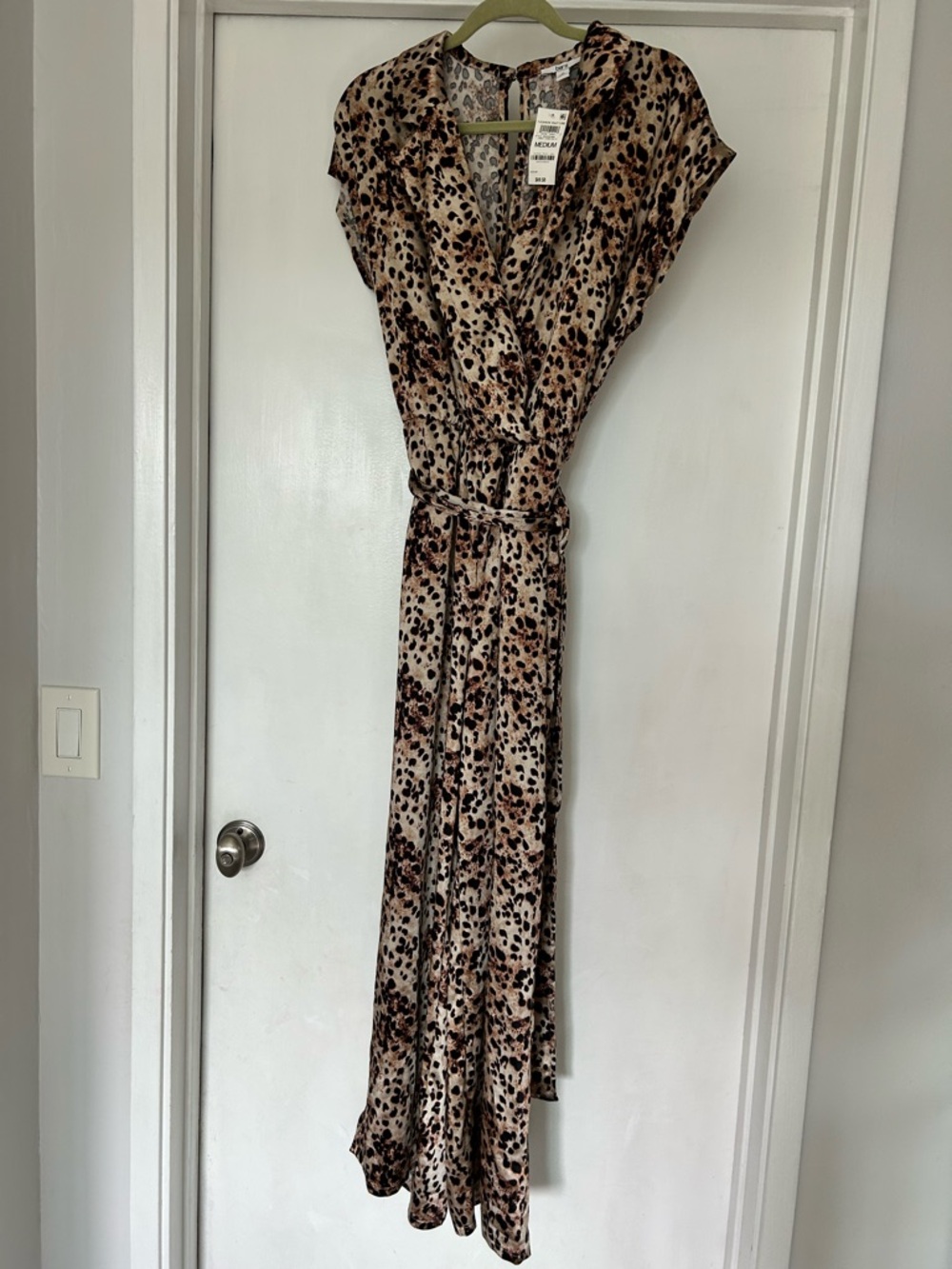 Bar III Carly Cheetah print jumpsuit size Medium NEW
